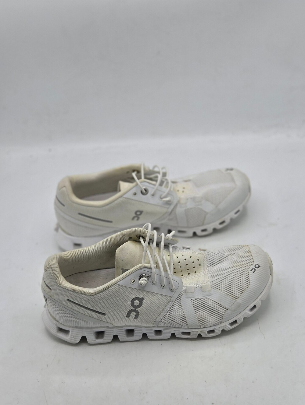 On Running Cloud 5 All White Sneakers Lightweight Running Shoes Womens W5 - Picture 4 of 16